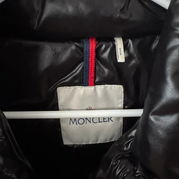 Moncler women’s puffer jacket $2000 size 0 - Picture 3 of 10